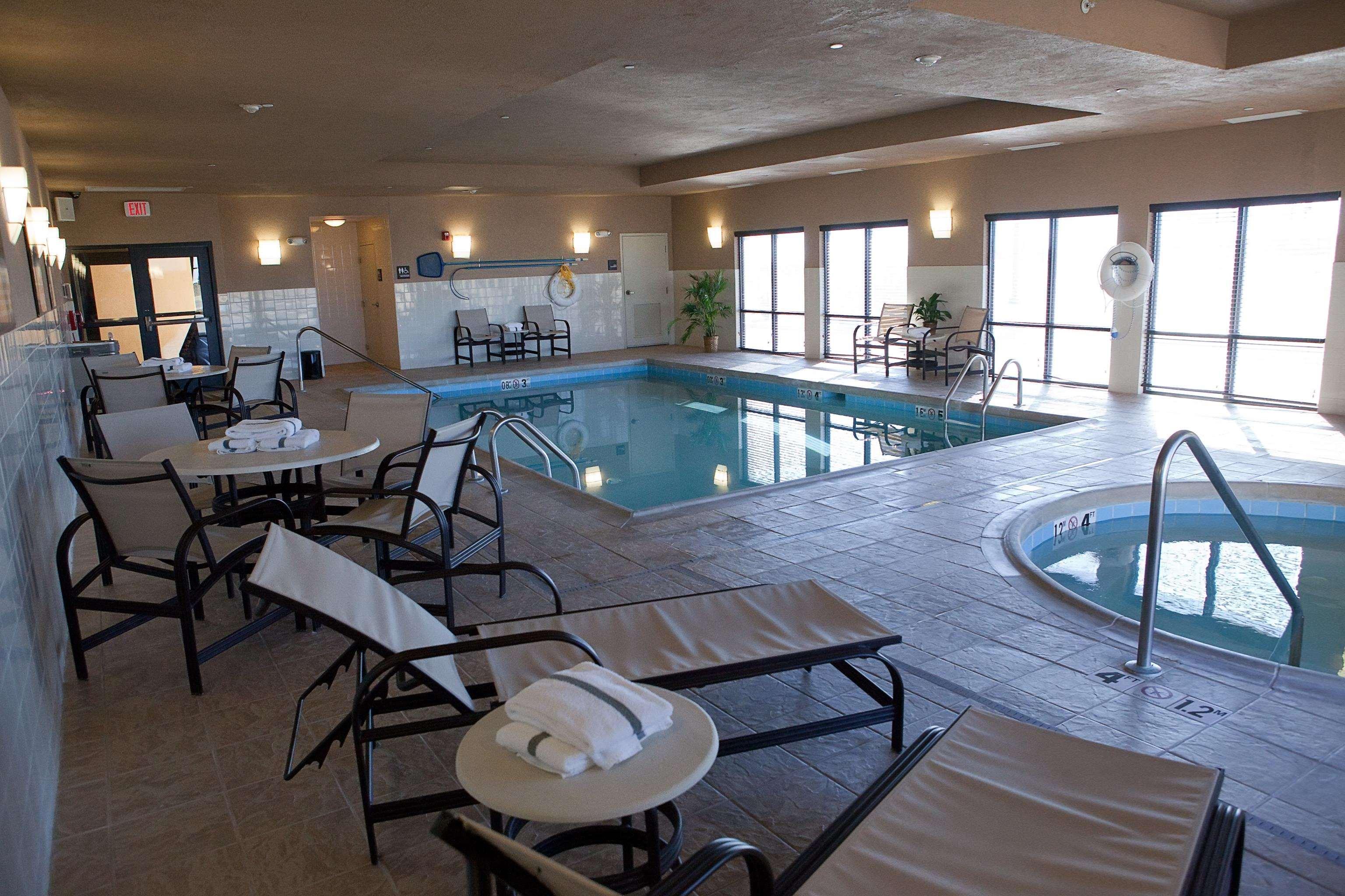 Hampton Inn Colby Kültér fotó