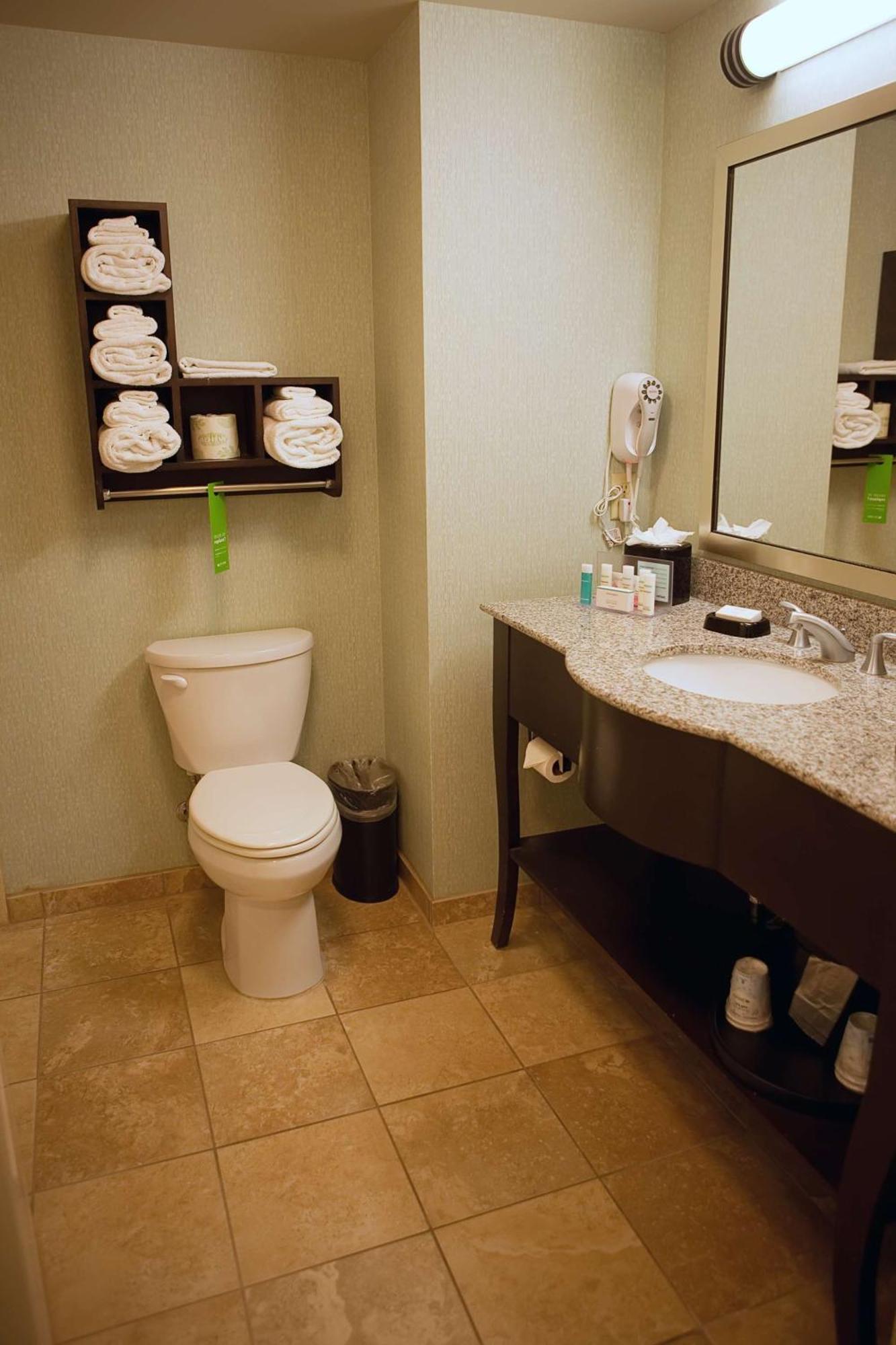 Hampton Inn Colby Kültér fotó